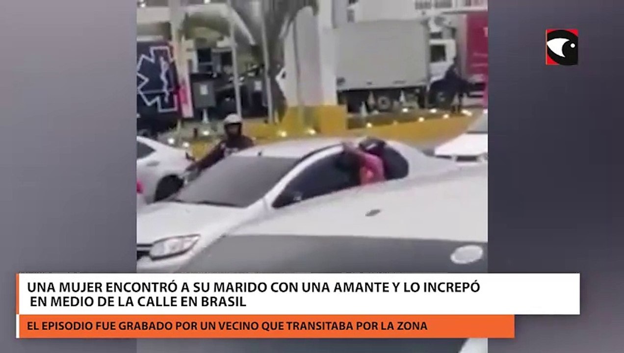 Una mujer encontró a su marido con una amante y lo increpó en medio de la calle en Brasil
