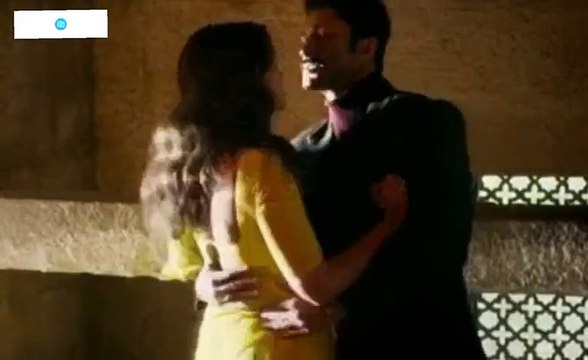 Sexy Hot Romantic Scene - Bollywood Actor's Shruti Haasan Hot Kissing Video