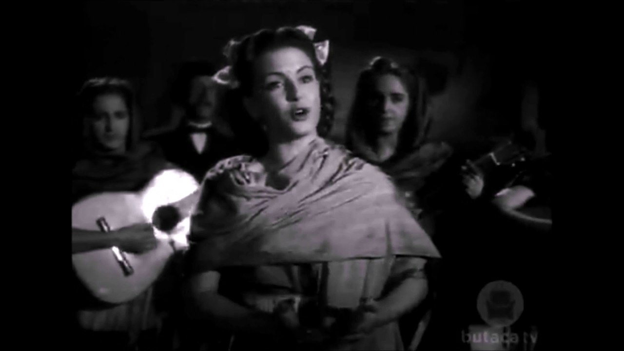 Marga Lopez le lleva serenata a Pedro Infante