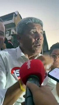 Hoje eu saio convicto de que Salvador quer mudança , diz Jerônimo Rodrigues em passeata com Geraldo Jr