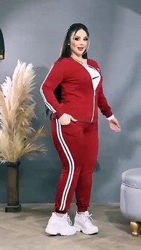 HOT MIAMI STYLES shows, prerecorded on a loop. Amber Quinn looks amazing! How many can you name? Hang out and chat and play games while watching. Tell us who your favorite model is in the