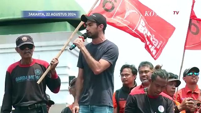 Deret Orasi Reza Rahadian hingga Para Komika Demo Tolak Revisi UU Pilkada di DPR - PARASOT