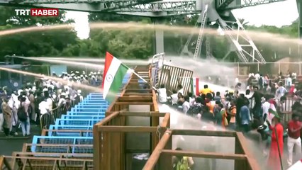 Hindistan'da protesto, çatışmaya dönüştü
