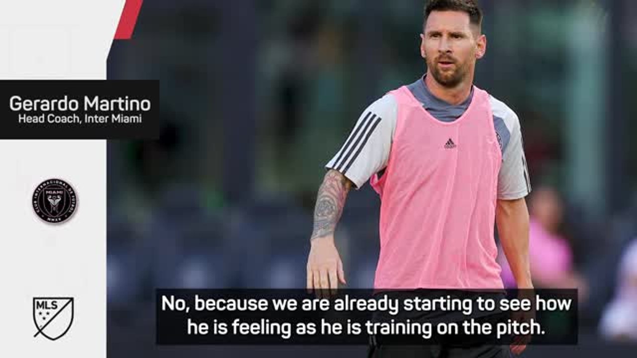 Martino reveals injured Messi is close to a return
