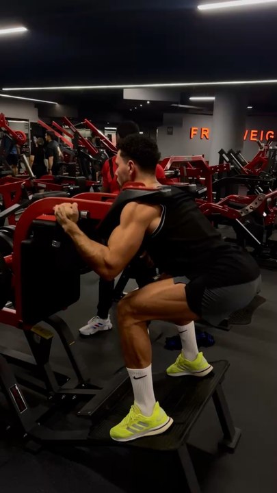 Squat machine