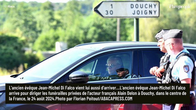 Dernier voyage d'Alain Delon, les premières images du corbillard, une arrivée discrète sous haute sécurité