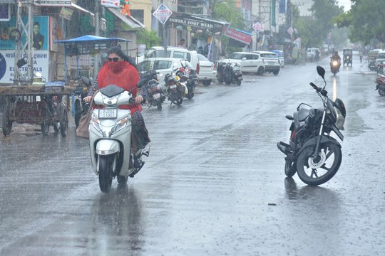 कालीसिंध, छापी, राजगढ़ बांध के गेट खोले, रेवा व गागरीन बांध पर चली चादर