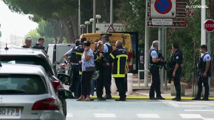 فرنسا تحقق في هجوم على كنيس يهودي بعد إصابة ضابط شرطة