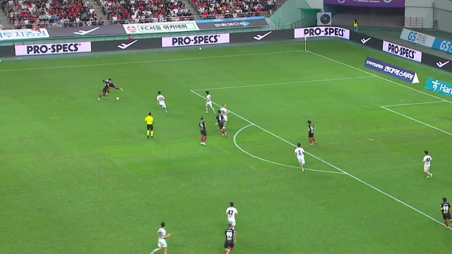 서울, 선두 강원 꺾고 5연승...전북 꼴찌 탈출 / YTN