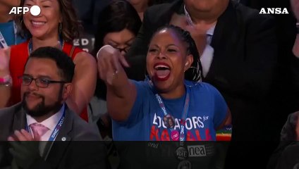 L'appello di Oprah Winfrey a indipendenti e indecisi: "Votate Kamala"