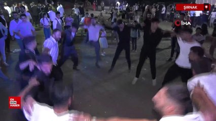 Şırnaklı gençlerin ilginç düğün dansı