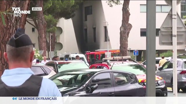 Au moins deux voitures, dont l'une contenant une bouteille de gaz, ont été incendiées samedi matin, peu avant 8h30, devant la synagogue Beth Yaacov de la Grande-Motte dans l'Hérault
