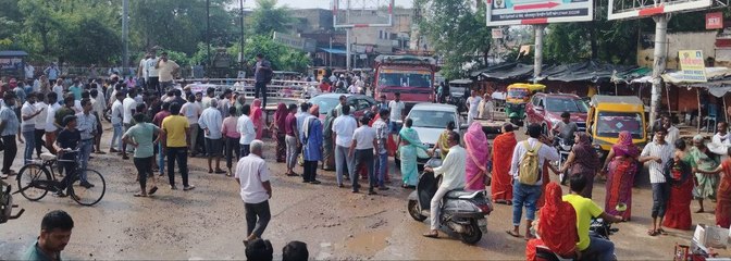 सुबह बाजार बंद, दोपहर में किया सद्बुद्धि यज्ञ, शाम को लगाया जाम