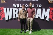 Ryan Reynolds agradece a su amigo y socio Rob McElhenney por ayudarlo a superar el estrés de rodar 'DeadPool y Wolverine'