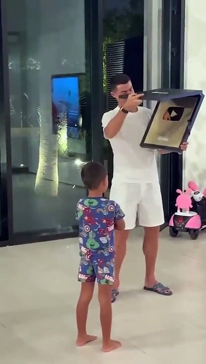 Cristiano  golden  play button
