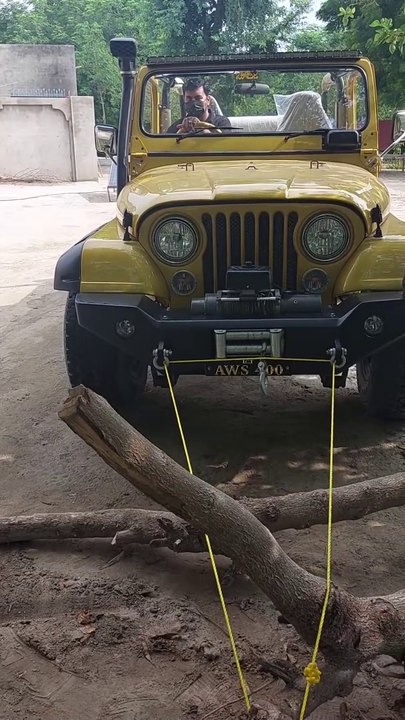 4000 cc Powerful Jeep