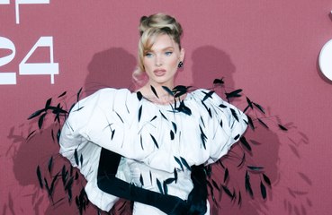 Elsa Hosk admite que el modelaje fue un ‘desvío’ de su carrera de diseñadora