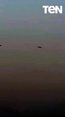 طائرات هليكوبتر هجومية تابعة لسلاح الجو الإسرائيلي تعمل فوق شمال إسرائيل