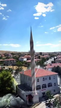 Nenelerin dedelerin amcaların halaların yengelerin ve de dayıların favori cuma videosu hayırlı olsun