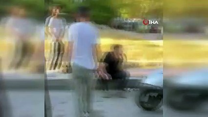 Beylikdüzü'nde otomobil kaldırımdaki çocukların üzerinden geçti!