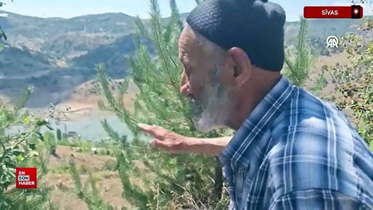Sivas'ta su seviyesi düşen barajdaki eski cami ve bazı evler ortaya çıktı