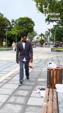 Ils jettent tous leurs déchets au sol mais un passant bienveillant décide de réparer leurs erreurs