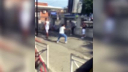Caserta, ragazzini tentano di aggredire un coetaneo alla fermata del bus