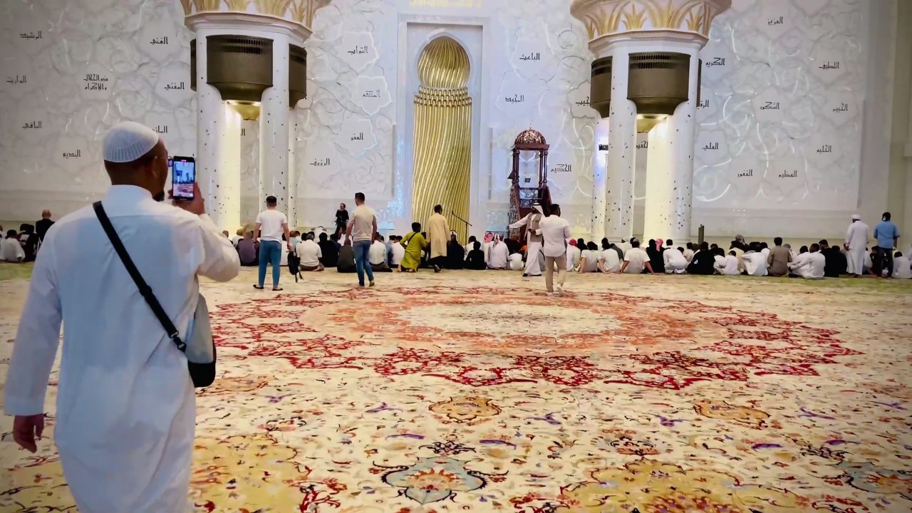 مسجد جميل الشيخ زيد أبو ظبي منظر جميل للمدينة ومسجد رائع ويشعر بالخافق أنت فيزت أبو ظبي الذهاب إلى مسجد شاخ زيد