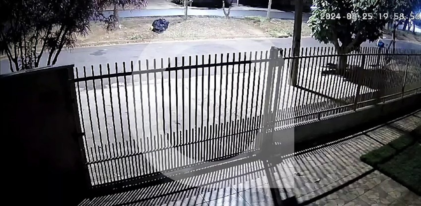 Motociclista se acidenta em quebra-molas não sinalizado na avenida Goiânia