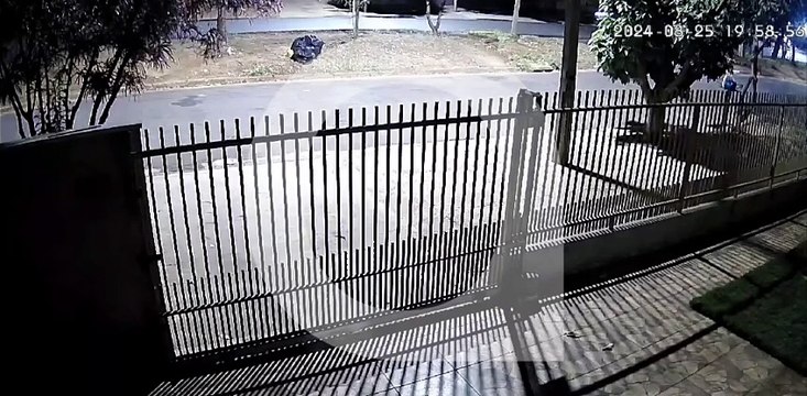 Motociclista se acidenta em quebra-molas não sinalizado na avenida Goiânia