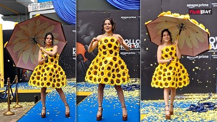 Urfi Javed ने सर से पांव तक पहना Sunflowers से बना Dress, Look को देखकर Fans हुए दीवाने| Filmibeat