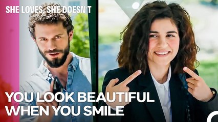 Video herunterladen: Tuna's Trying to Make Deniz Smile - She Loves She Doesn't Episode 4