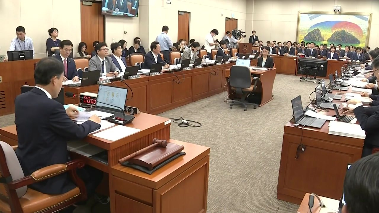 여야, 권익위 간부 사망 책임 공방..."자료 요구 폭력" vs "외압" / YTN
