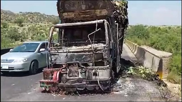 Hombres armados matan a decenas de personas en Pakistán en presuntos ataques étnicos