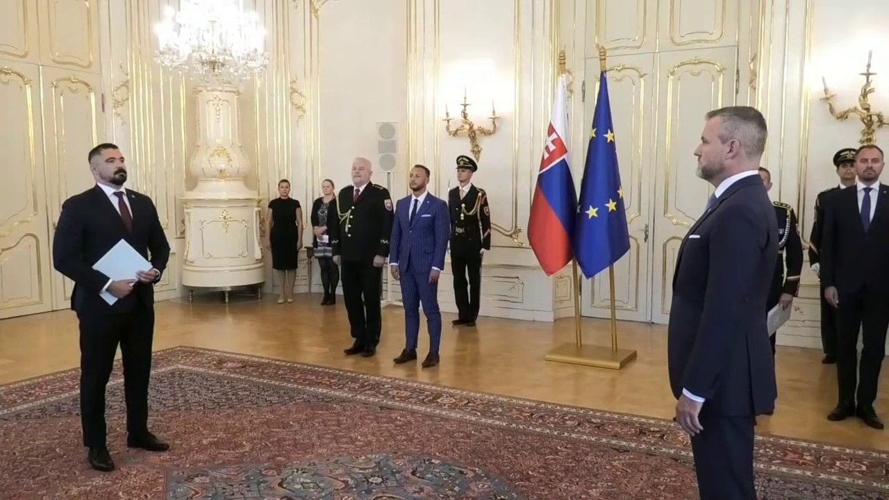 ZÁZNAM: Prezident: SIS musí plniť úlohy v prospech štátu, nikdy nie politikov
