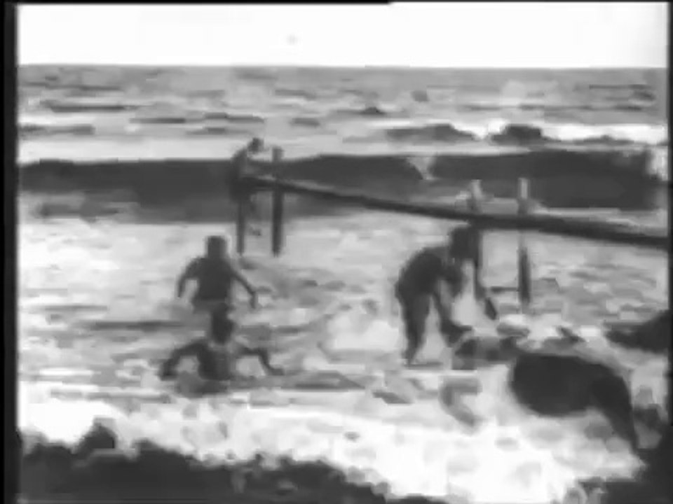 1895. Baignade en mer  [ LOUIS LUMIÈRE ]