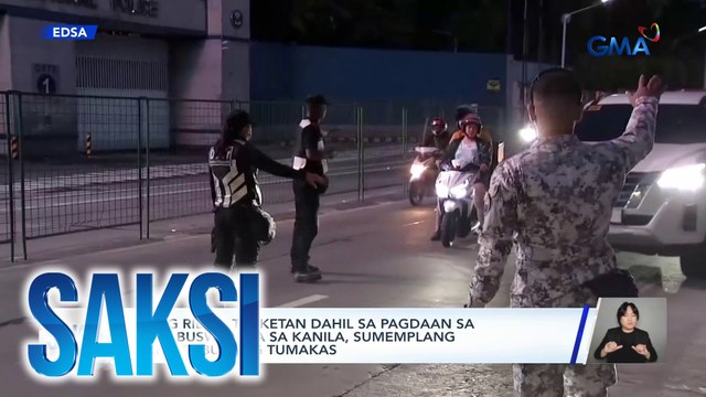 Ilang rider, tiniketan dahil sa pagdaan sa EDSA busway; isa sa kanila, sumemplang nang subukang tumakas | Saksi