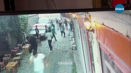 Diyarbakır Sur’da Kafe sahibine saldırı anı kamerada