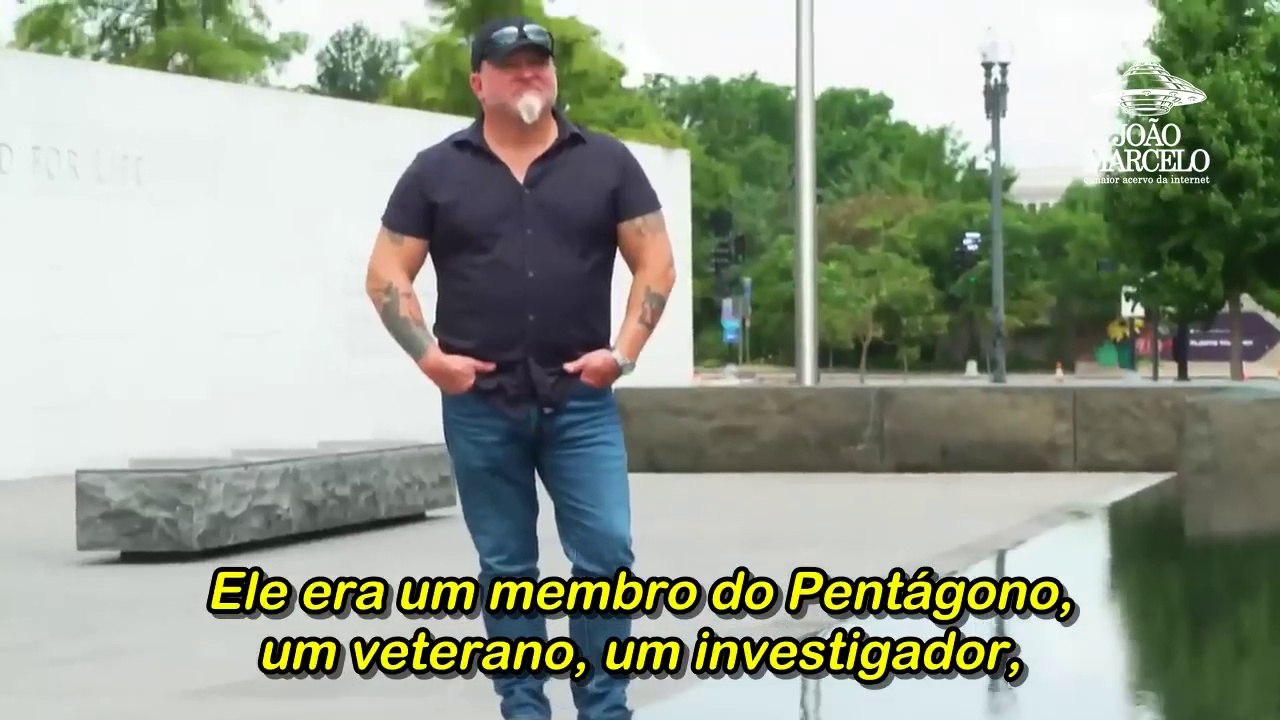 Lue Elizondo em entrevista para Ross Coulthart, as confissões de um caçador de ovnis
