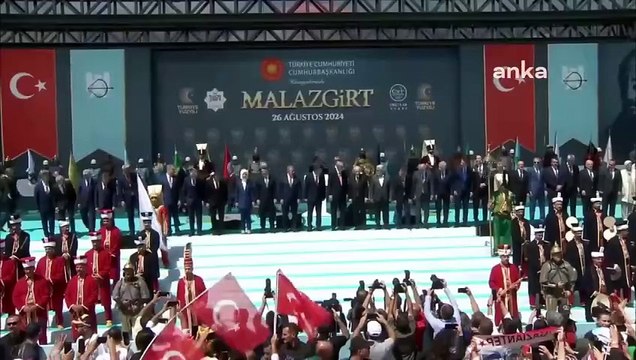 HÜDA PAR lideri Yapıcıoğlu’yla verdikleri kare tepki çekmişti: Kuvvet komutanları bu sefer sahneye çıkmadı!