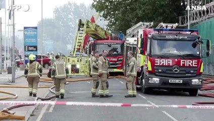 Incendio in un condominio, Londra rivive l'incubo Grenfell Tower