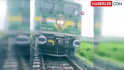 Hindistan'da Raylarda Uyuyan Adam Ölümden Döndü