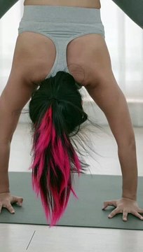 some running title ideas for a Vinyasa Yoga video: Flow with Grace: Vinyasa Yoga for Beginners Energize and Align: Vinyasa Yoga Sequence Morning Flow: Start Your Day with Vinyasa Yoga Mindful Movement: Intermediate Vinyasa Yoga