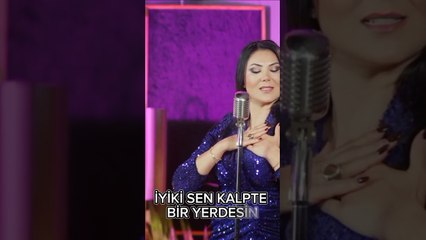Herkes sırtımdan vuruyor İyiki sen kalpte bir yerdesin ..