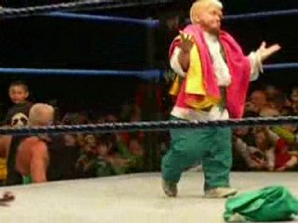 Finlay Vs Kenny dykstra en wrestlemania en valencia 2