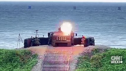 Tayvan füzelerle canlı atış tatbikatı düzenledi