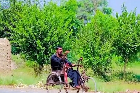 Hard worker people in village | old culture of Punjab village life | simple life in Punjab India and Pakistan village Sanjah punjab routine work in village