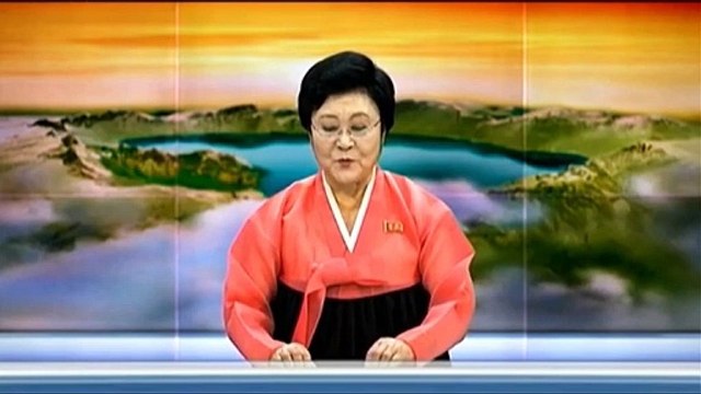 Estimado camarada Kim Jong Un dirige sobre terreno prova de funcionamento de drones organizada pelo Instituto de Drones da ACDN