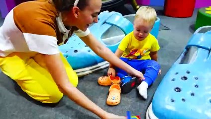 Vlad and Niki learn sizes in the giant's house and more funny videos for kids
