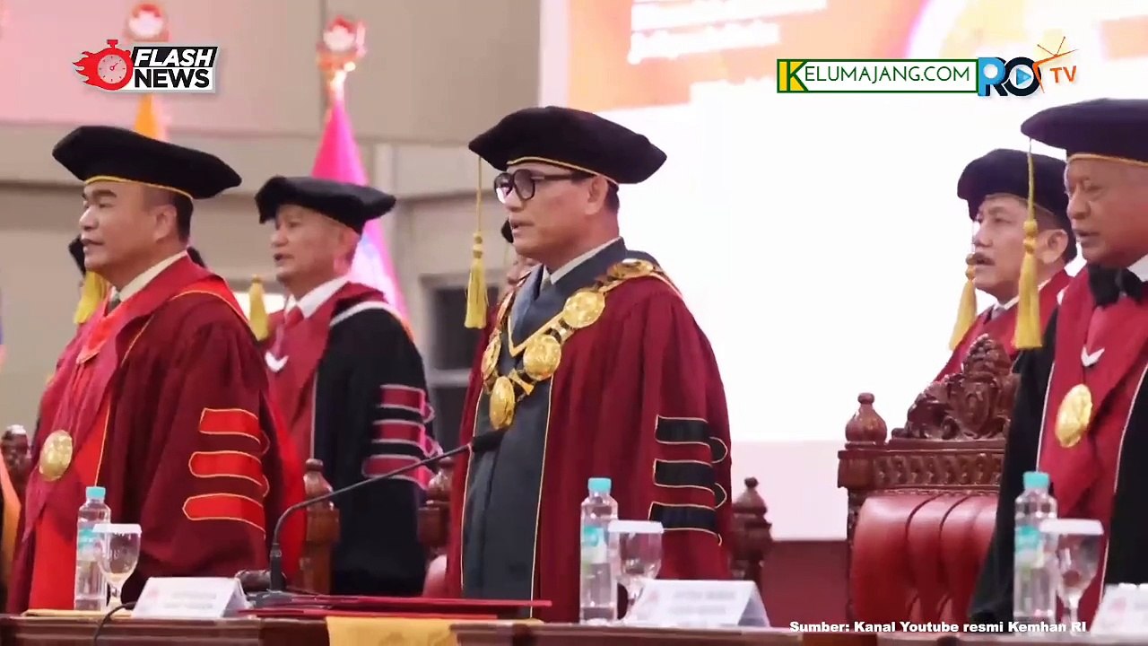 Momen Menhan Prabowo Subianto Hadiri Wisuda 425 Mahasiswa UNHAN RI